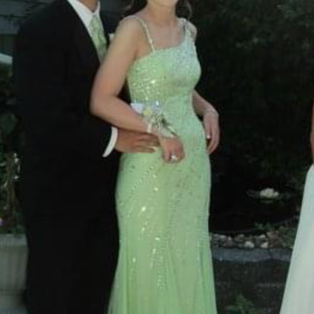 PROM DRESS - Picture 9 of 10